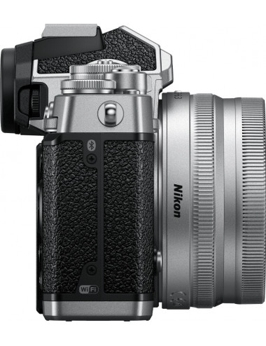 Nikon Z fc + Nikkor Z DX 16–50mm f/3.5–6.3 VR Silver. 2-year Nikon warranty