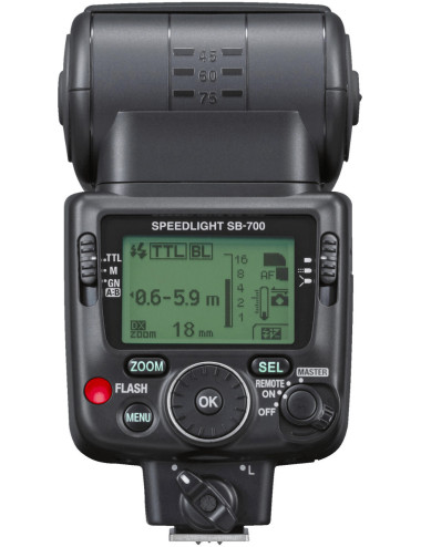 Flash Nikon SB-700. Garanzia Nikon 2 anni